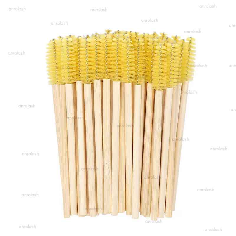 Wooden pole eyelash brush🧹