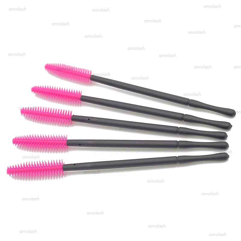 Silicone eyelash brush🧹