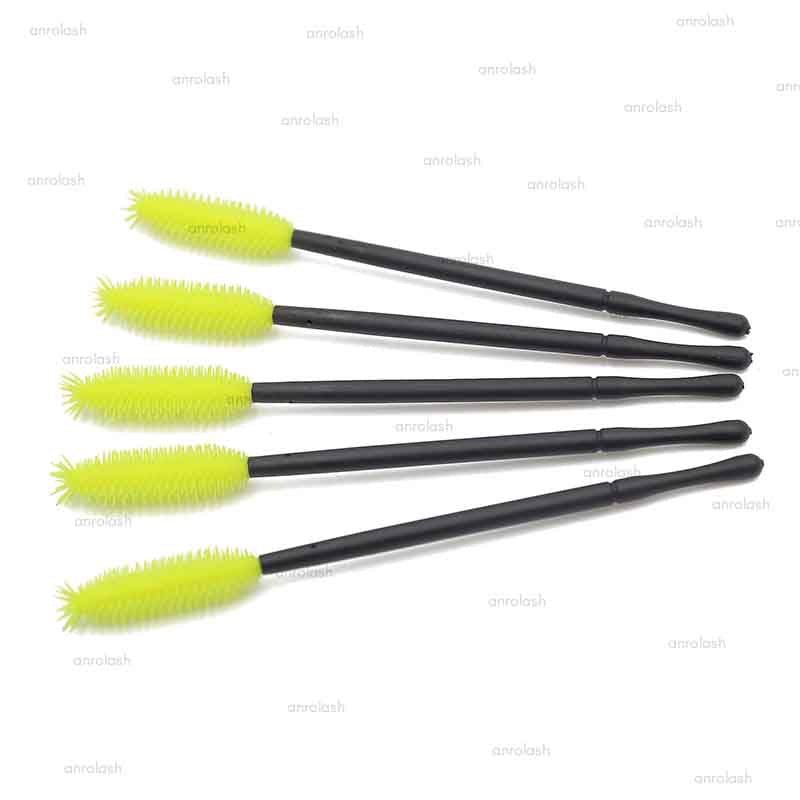 Silicone eyelash brush🧹